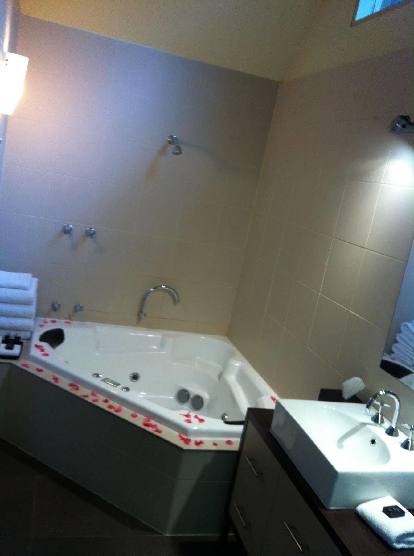 אולינדה Lochiel Luxury Accommodation מראה חיצוני תמונה